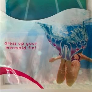 Finis Mermaid Collection Green Fin Cover